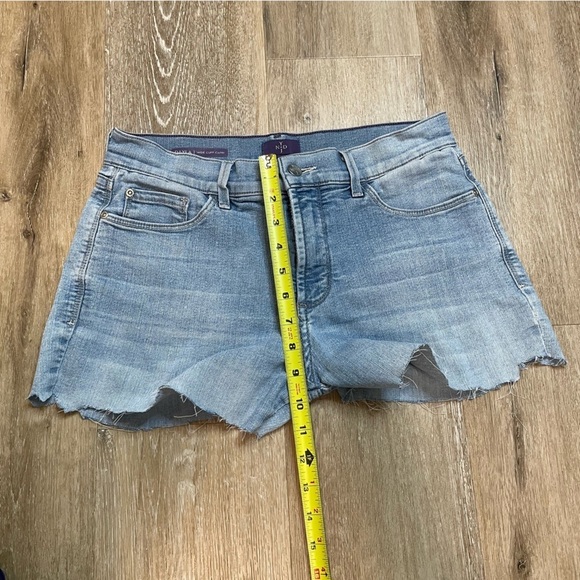 NYJD Cutt Off Shorts Size 6 Jeans Womens Blue Denim Cotton Flat Front Light Blue - Picture 8 of 14